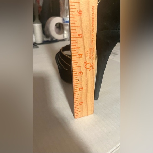 TRUTH OR DARE BY MADONNA WOMEN'S BLACK SUEDE STILETTO PUMP HEELS SIZE 8.5 - Picture 14 of 15